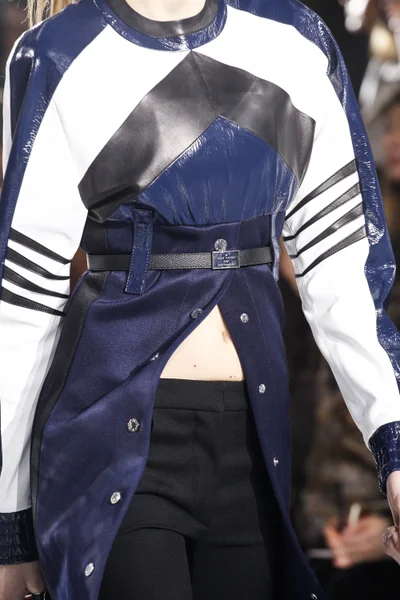 Look 28